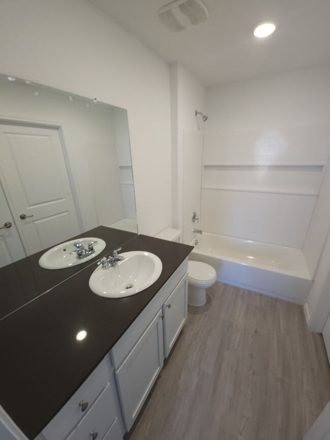 Building Photo - SA- Texas A&M Area / Vida Subdivision