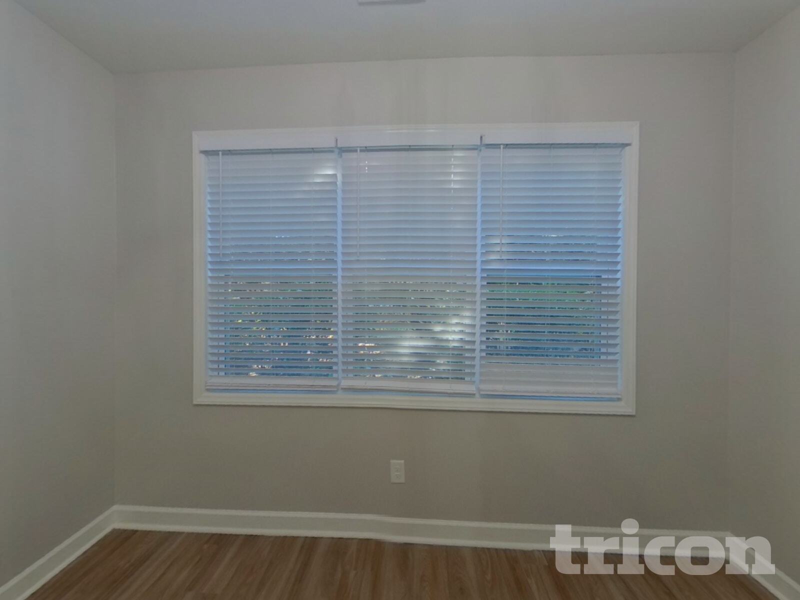 Building Photo - 806 Simones Ct