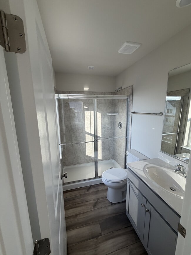 Building Photo - 125 Kinkade Ct