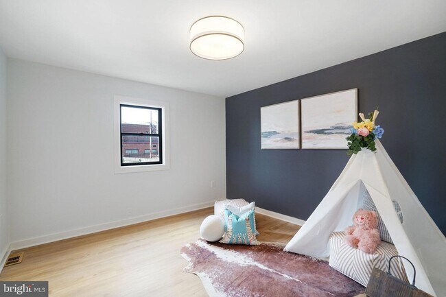 Building Photo - 403 O St NW