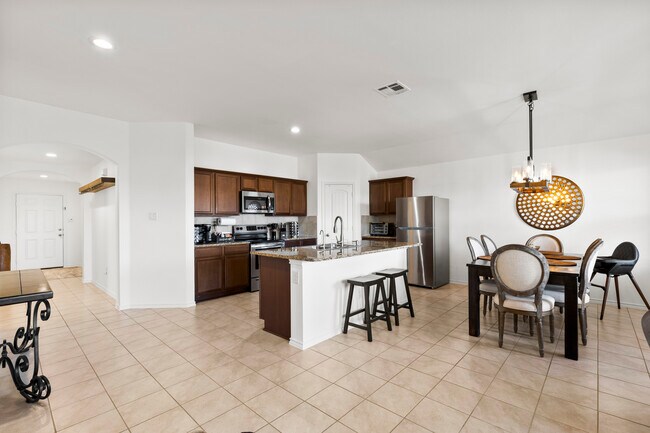 Building Photo - 1111 Mercury Dr