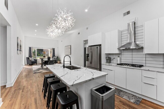 Building Photo - 2874 Grand Ave SW