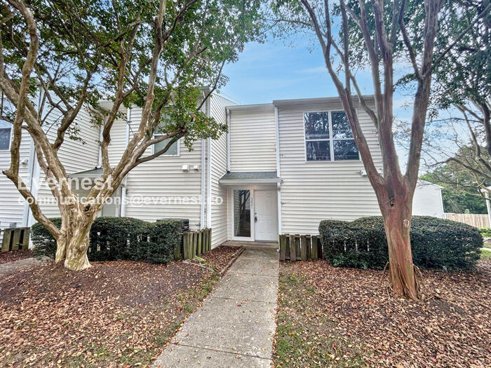 Primary Photo - 3821 Staffordshire Ln