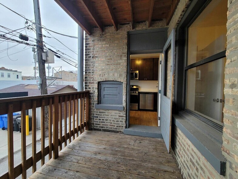 Building Photo - 2334 N Spaulding Ave