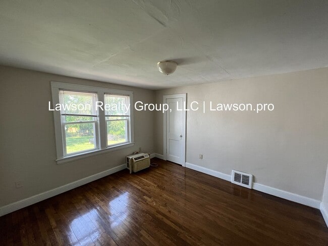 Building Photo - Fauquier 1022-1024