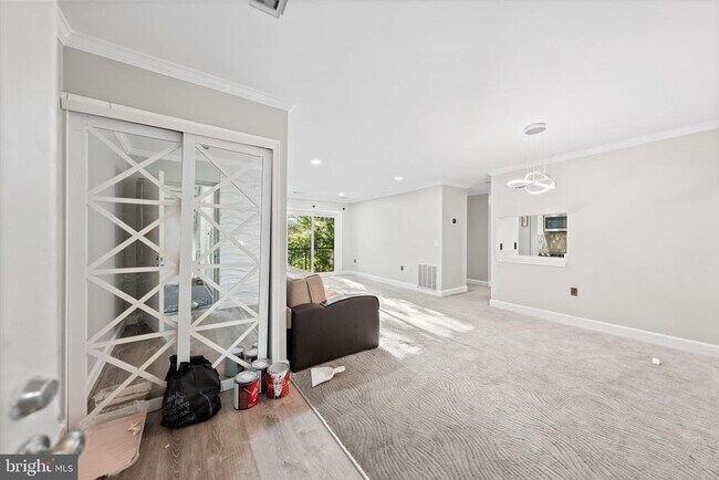 Building Photo - 18304 Streamside Dr