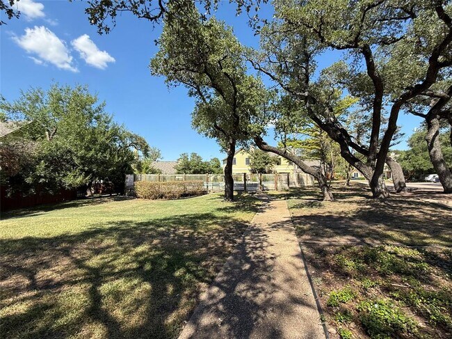 Building Photo - 11901 Swearingen Dr