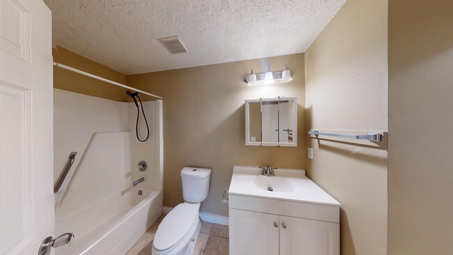 Building Photo - 2Bed/ 1 Bath Apartment Available NOW in Ja...
