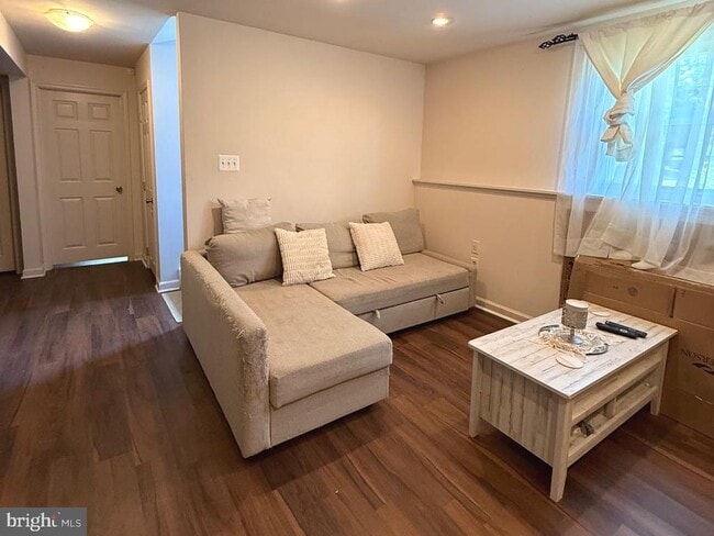 Building Photo - 4743 Pomegranate Ct