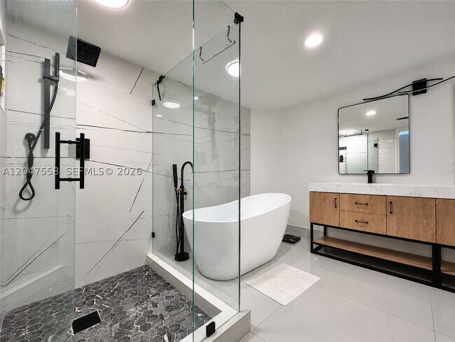 Building Photo - 3640 Yacht Club Dr