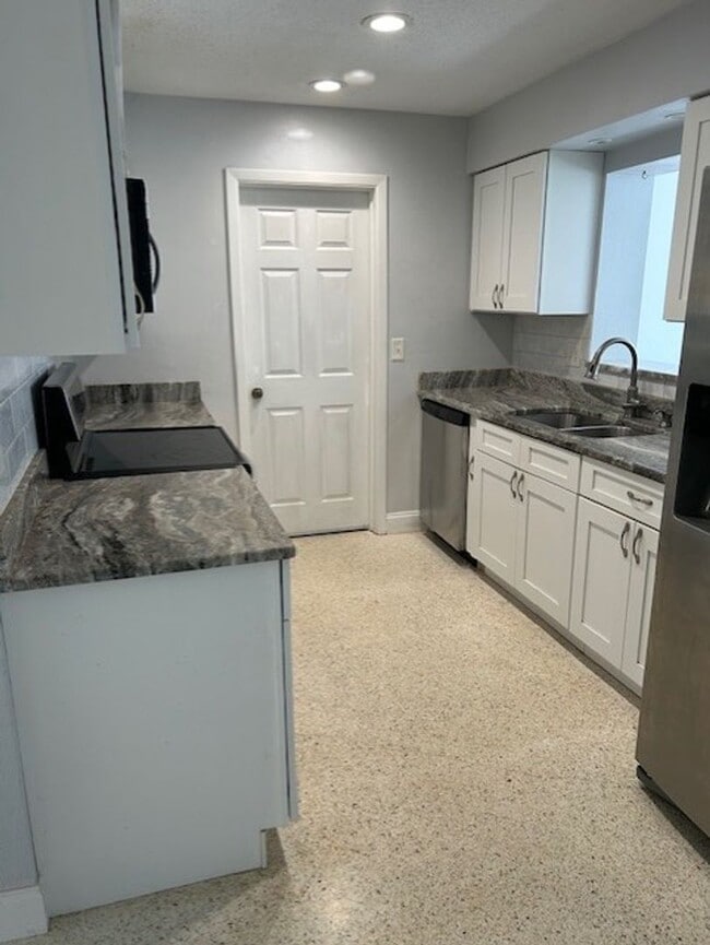 Building Photo - 5242 20th Ave N