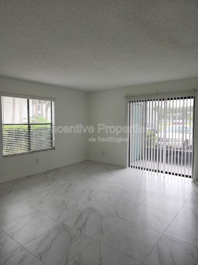 Building Photo - 2260 Cascades Blvd