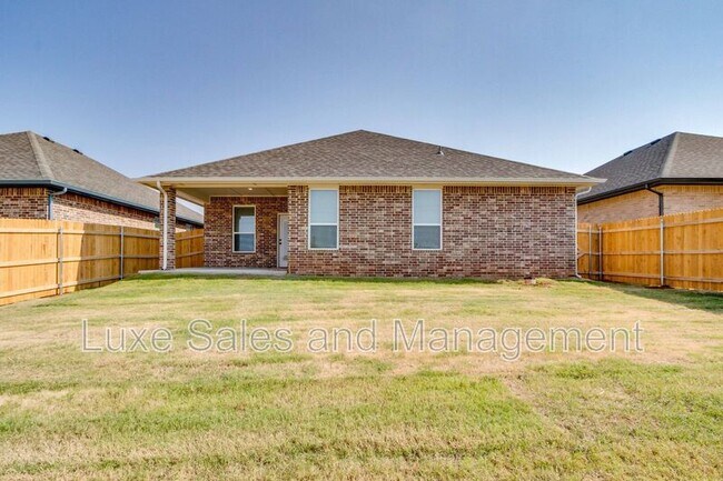 Building Photo - 8301 NW 163rd Ter