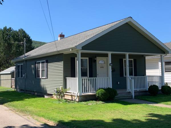 Building Photo - 574 Freeman St