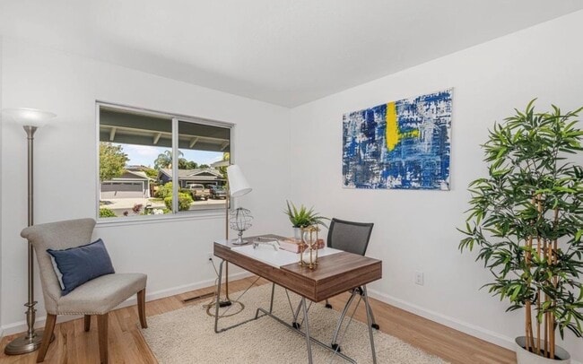 Building Photo - 483 Ontario Dr