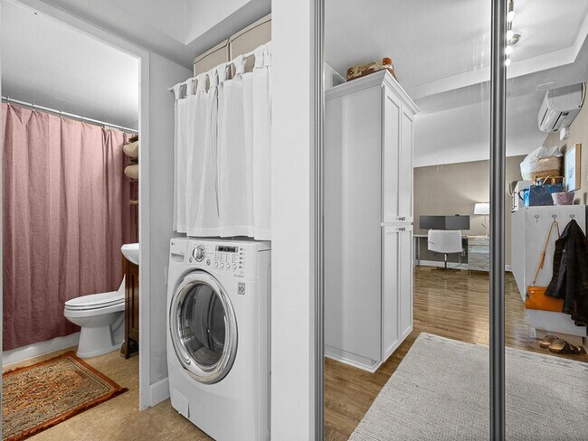 Building Photo - View