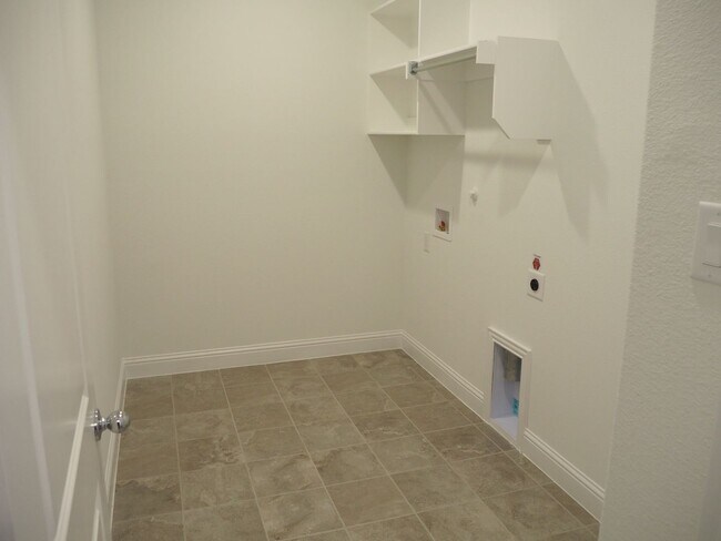 Building Photo - 2201 Yellowhammer Rd