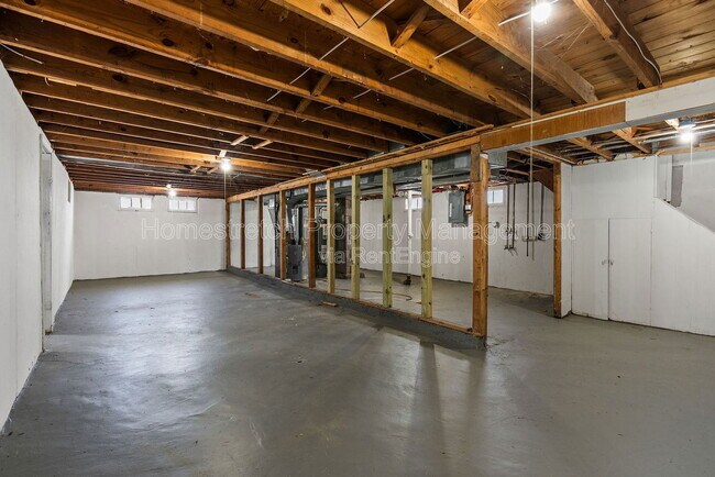 Building Photo - 9517 Lydell Dr