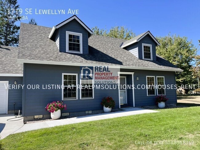 Primary Photo - 1719 SE Lewellyn Ave