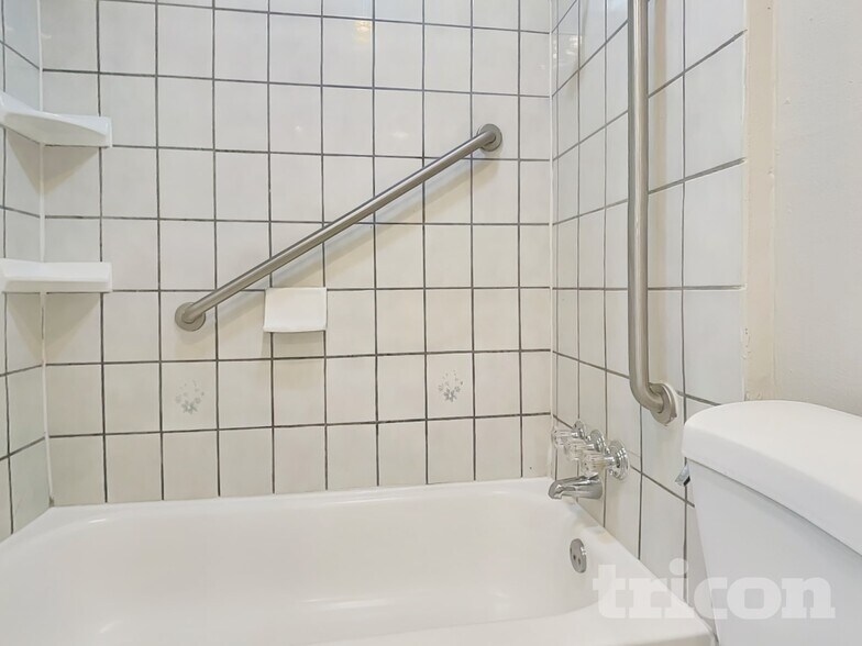 Building Photo - 4422 Monteith Dr