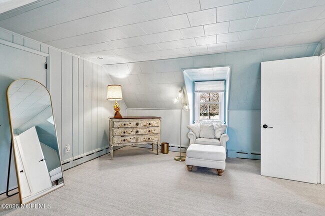 Building Photo - 1850 Fernwood Rd