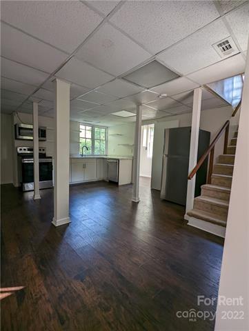 Building Photo - 904 Edgewood Cir