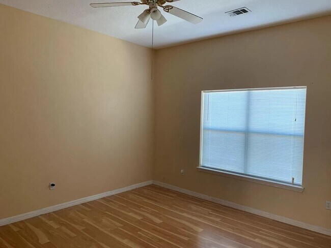 Building Photo - 4227 Benard Ct