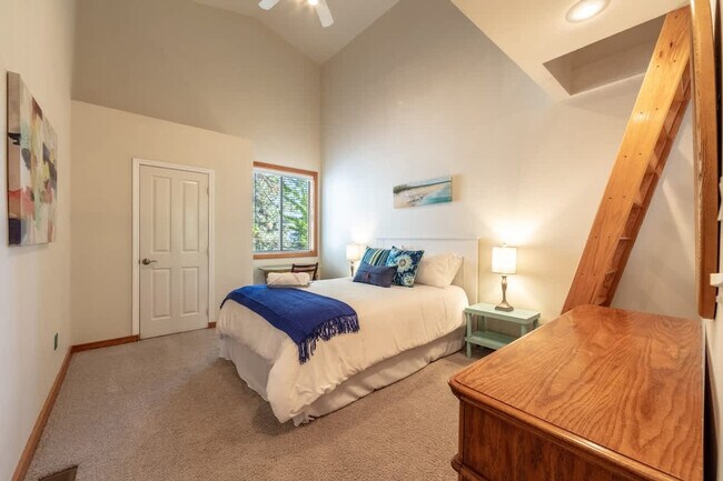 Building Photo - 3228 E Fernan Terrace Dr