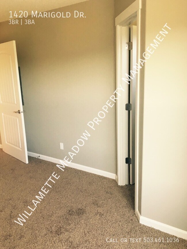 Building Photo - 1420 Marigold Dr