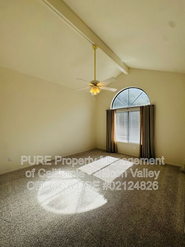 Building Photo - 113 Arabian Way