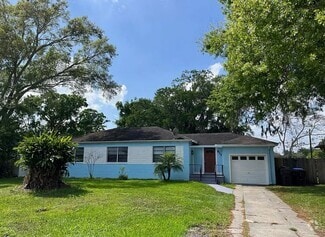 Building Photo - 811 Canterbury Ln