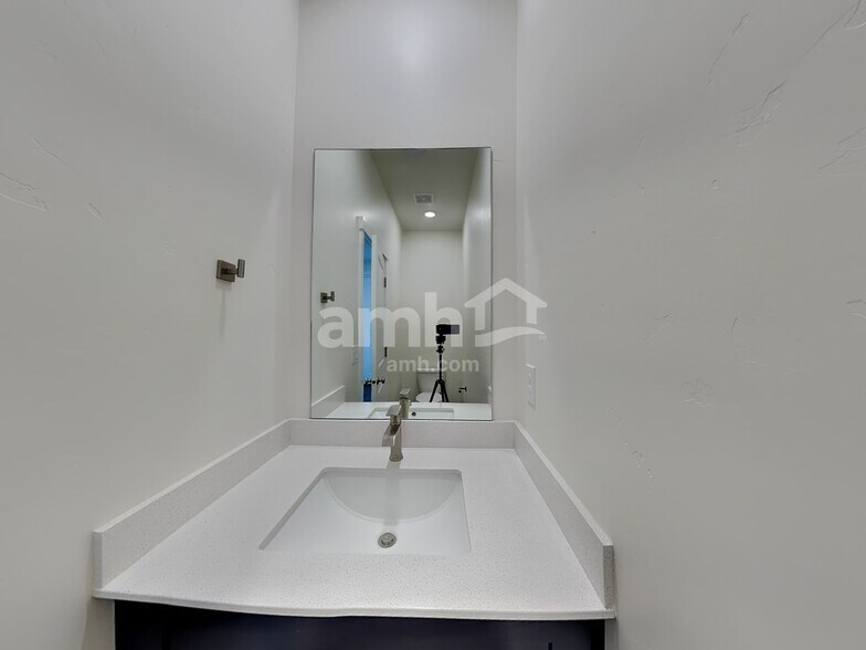 Building Photo - 6683 W Achievement St