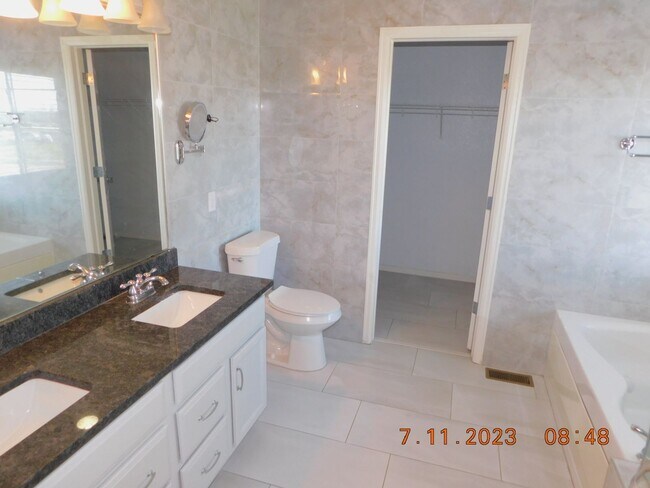 Building Photo - Beautiful Littleton home located in the desired Marston neighborhood!