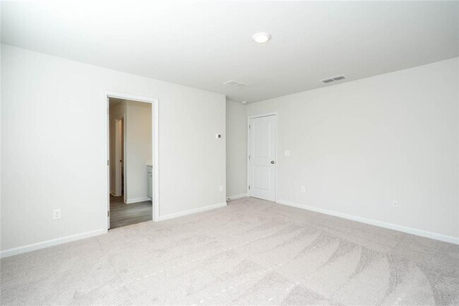 Building Photo - 242 Lookout Dr