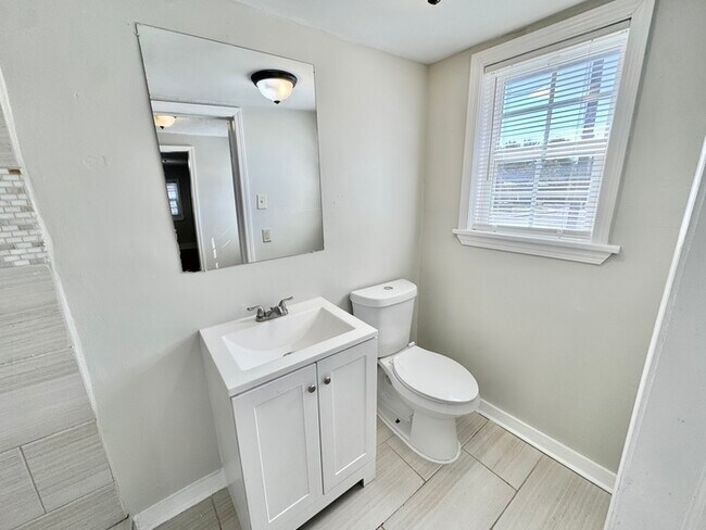 Building Photo - 2603 Carnes Ave