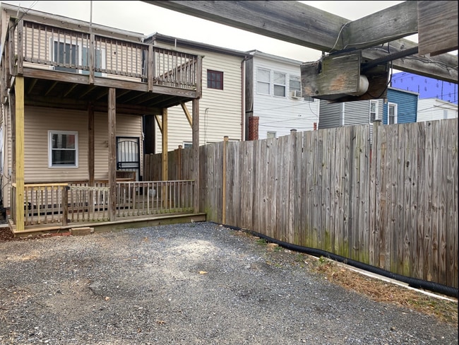 Building Photo - 1 Month Off! Available Now!  // 3bedroom 2.5 bathroom Condo// Trinidad//Private Parking Included