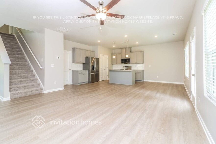 Building Photo - 139 Woodland Manor