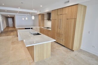 Building Photo - LUXURY 3 BEDROOM CONDO in the Unique Urban Enclave  of Palentine. Walk to Balboa Park! Parking wi...