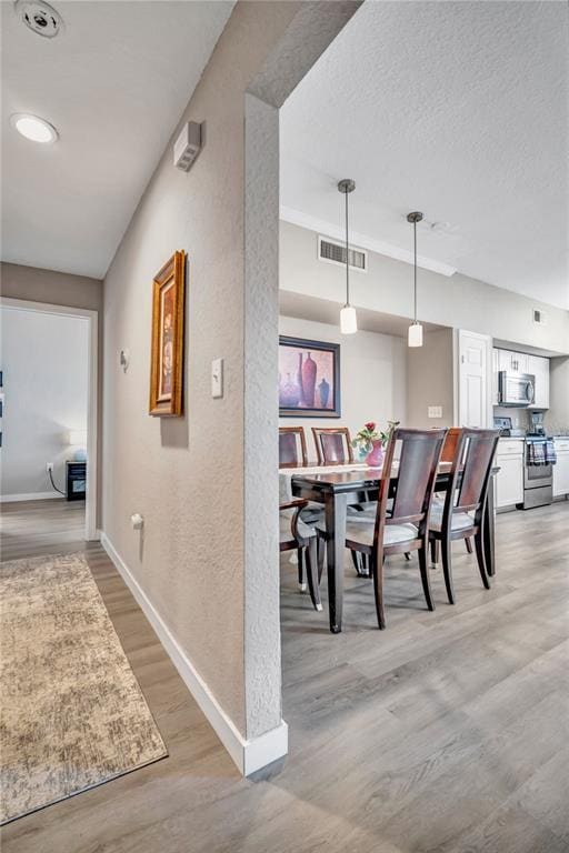 Building Photo - 9834 Lake Chase Island Way