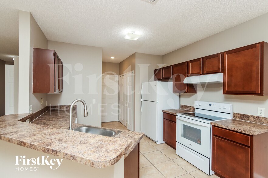 Building Photo - 133 Dahl Ave