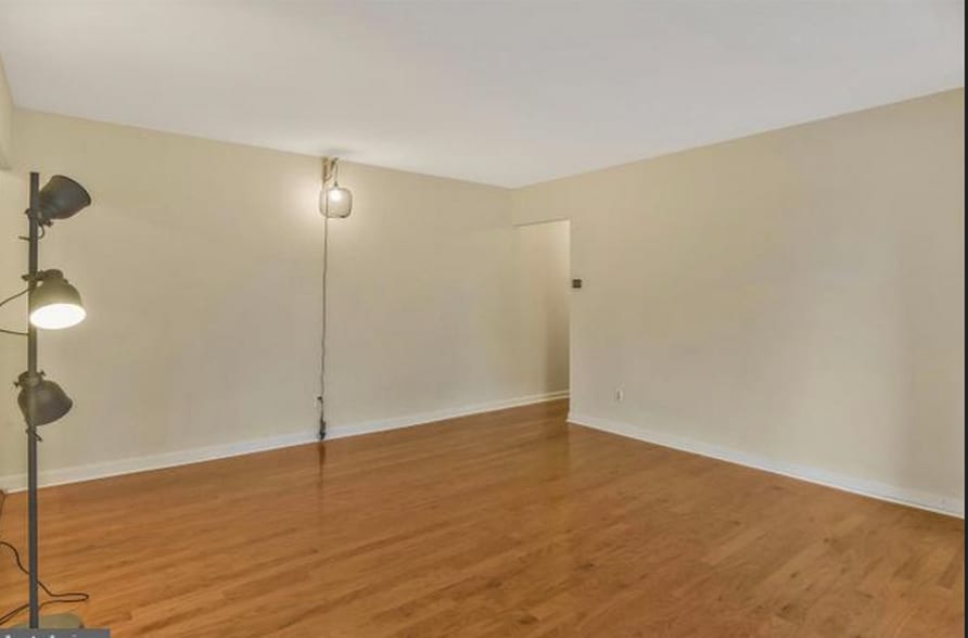 Building Photo - 3846 Lyndhurst Dr