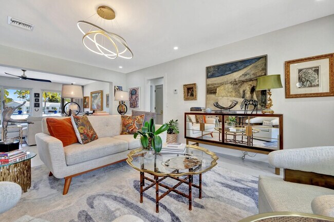 Building Photo - 1981 Coral Gardens Dr