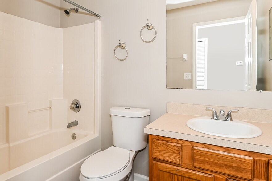 Building Photo - 1848 Pineta Cove Drive