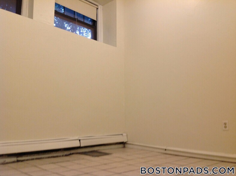 Building Photo - 115 St Stephen St