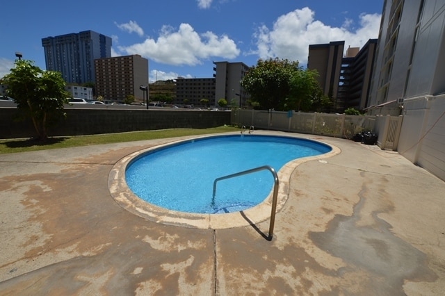 Building Photo - Salt Lake - Pikake Manor 2 bed, 1 bath, 2 parking