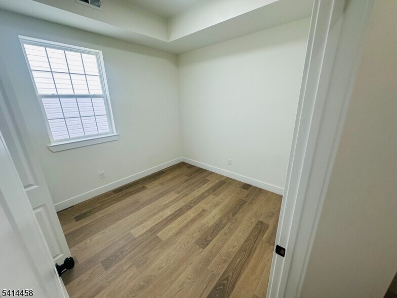 Building Photo - 14 Nelson Pl