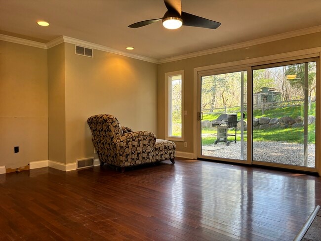 Building Photo - 2421 White Oak Trail