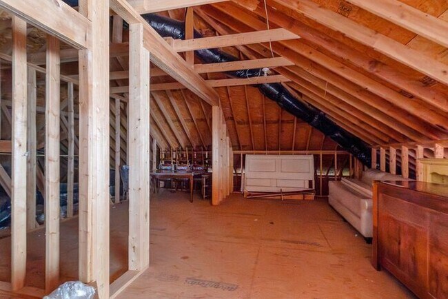 Building Photo - Stunning All-Brick Home in BridgeMill Community!