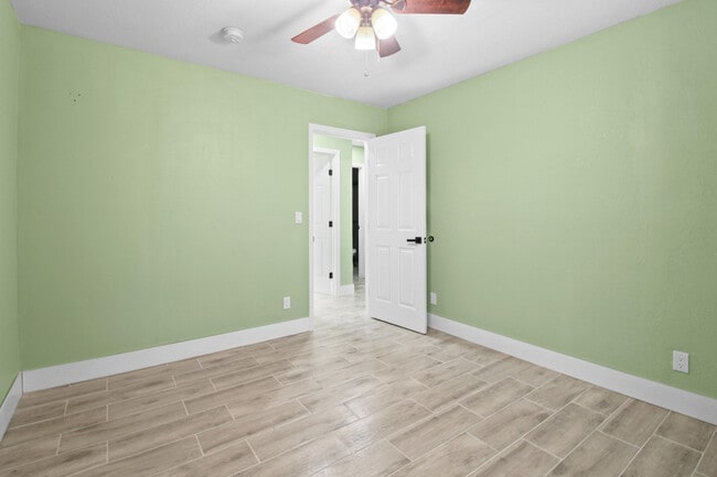 Building Photo - 2079 SE Triumph Rd