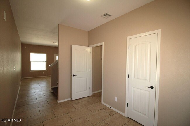 Building Photo - 3900 Loma Cortez Dr